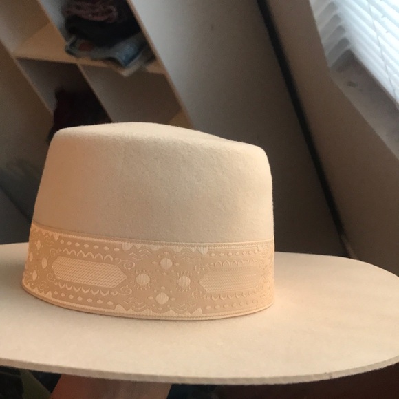 Lack of color Sierra Gold hat - Picture 3 of 5